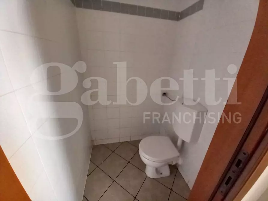 Immagine 23 di Negozio in affitto  in Via BORGO SAN GIOVANNI - VIA GRANATIERI DI SARDEGNA, 00 a Chioggia