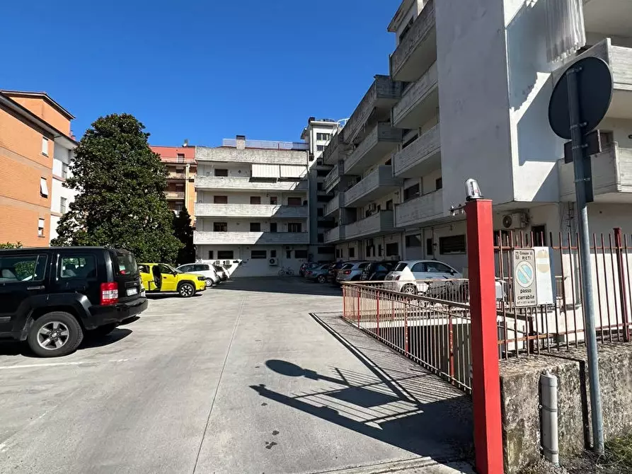 Immagine 15 di Ufficio in vendita  in Via DELLE ORCHIDEE, 2 a Rieti