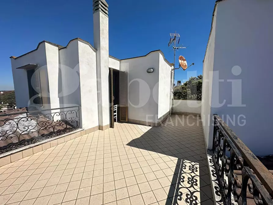 Immagine 35 di Casa trifamiliare in vendita  in Via lungomare tor san lorenzo, 57 a Ardea