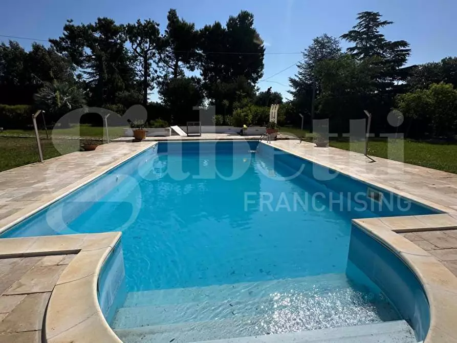 Immagine 11 di Villa in vendita  in Contrada camere, sn a Ostuni