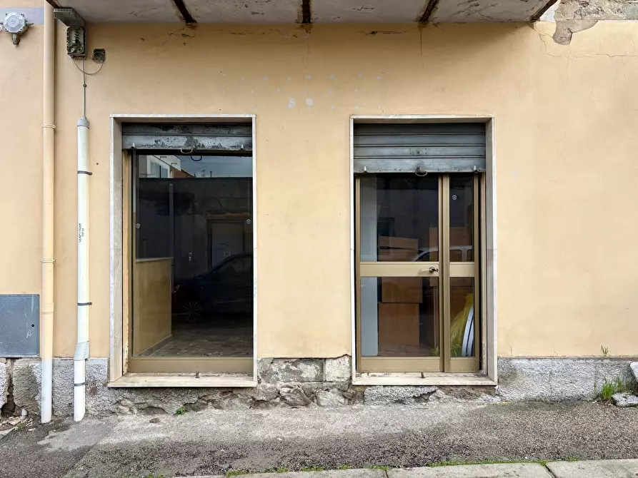 Immagine 11 di Negozio in vendita  in Via Spinola, 4 a Sassari