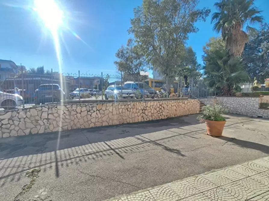 Immagine 8 di Negozio in vendita  in Via Bruno Giordano a Marano Di Napoli