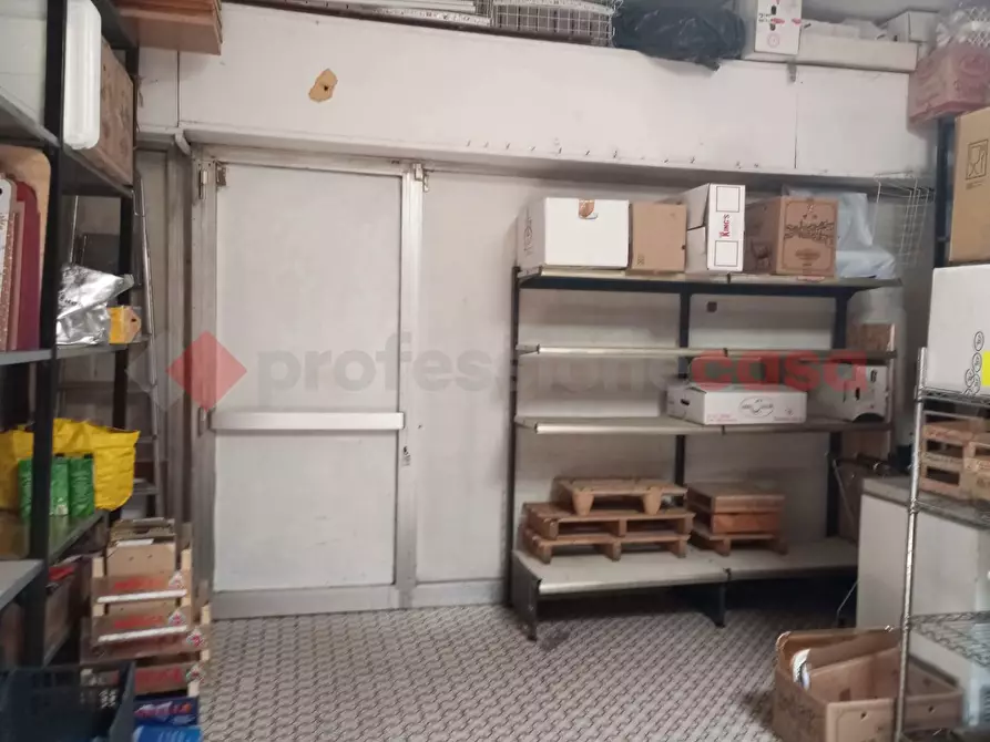 Immagine 7 di Negozio in vendita  in Via TORCICODA a Firenze