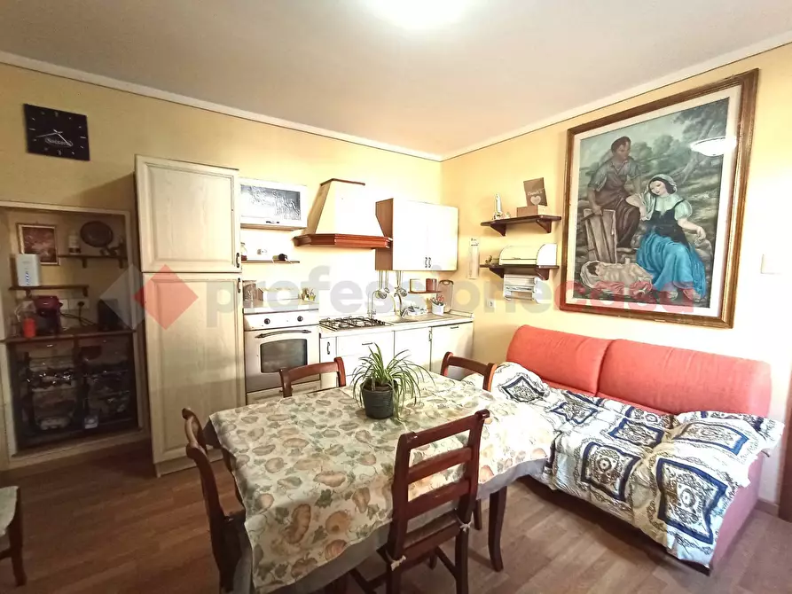 Immagine 3 di Casa bifamiliare in vendita  in Via Crocemarroggia a Spoleto