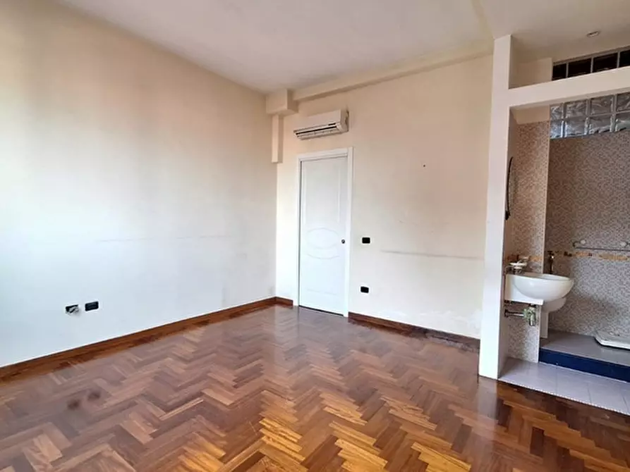 Immagine 8 di Appartamento in vendita  in Corso Campano a Giugliano In Campania