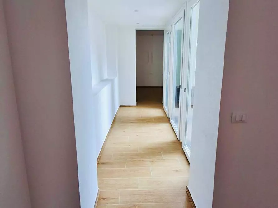 Immagine 7 di Appartamento in vendita  in Via giacomo leopardi, sc a Legnano