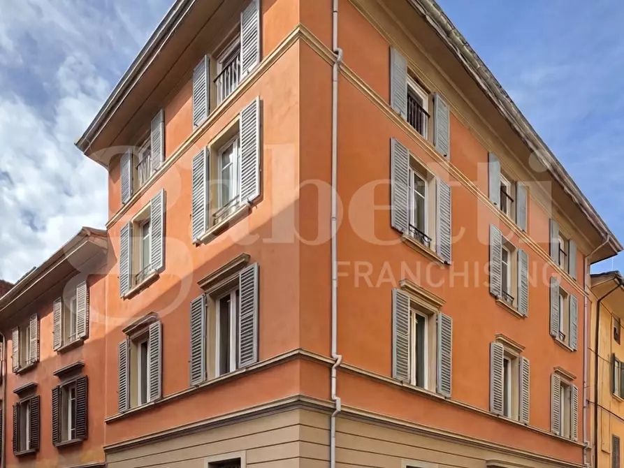Immagine 3 di Appartamento in vendita  in Vicolo Carega, 3 a Bologna