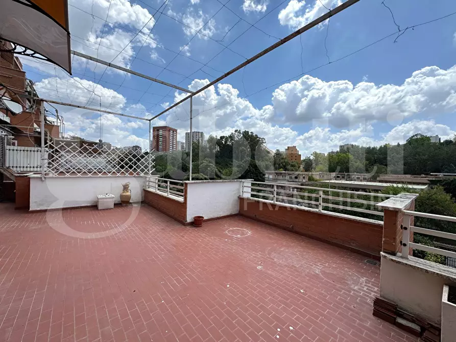 Immagine 15 di Appartamento in vendita  in Via Carlo Emilio Gadda, 151 a Roma