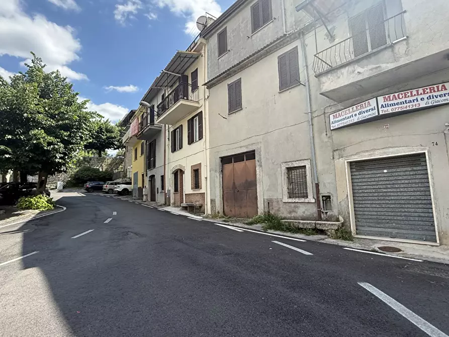 Immagine 11 di Negozio in affitto  in Via Pietro sterbini, 74 a Vico Nel Lazio