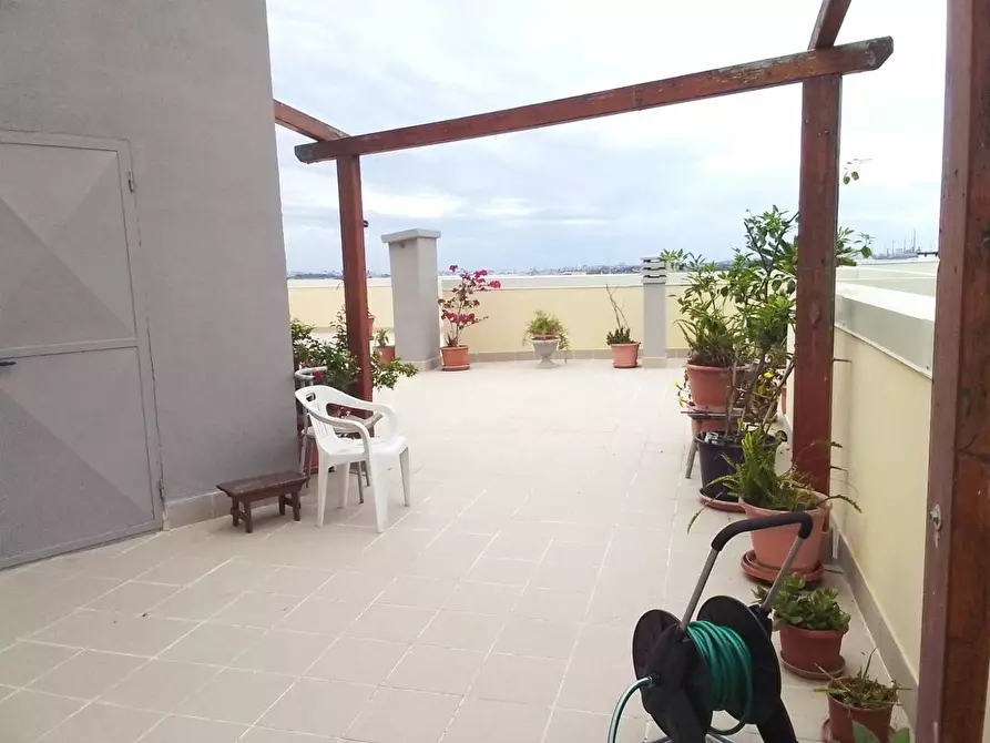 Immagine 2 di Attico in vendita  in Piazza G.B.TEDESCO, 6 a Taranto