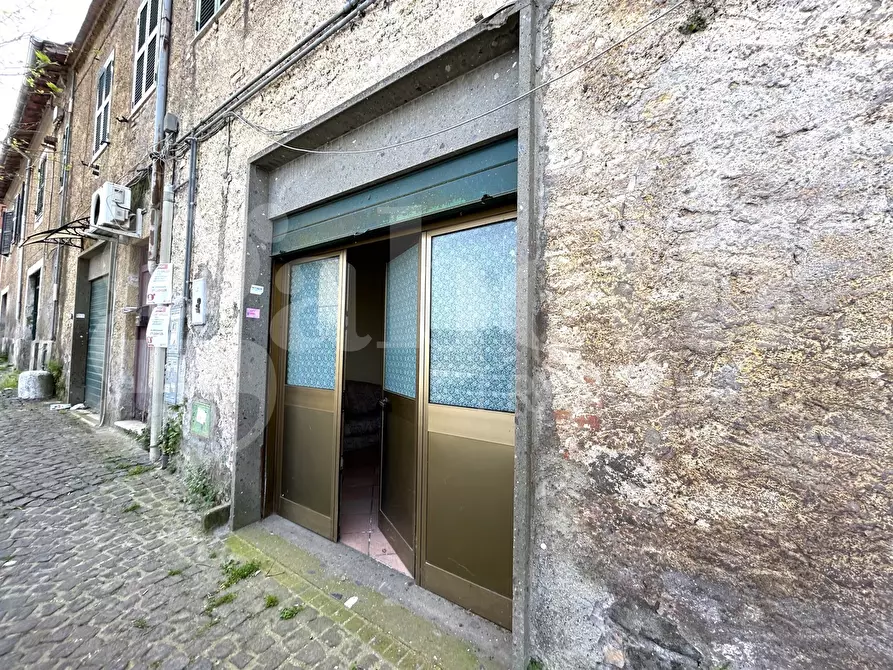 Immagine 17 di Negozio in vendita  in Via Cesare Colizza, 33 a Marino