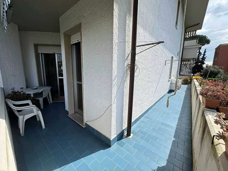 Immagine 8 di Appartamento in vendita  in Viale ROMA, 1 a Massa