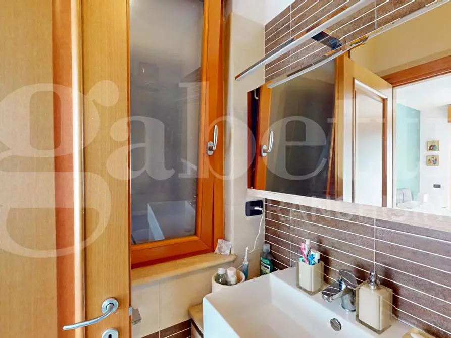 Immagine 34 di Appartamento in vendita  in Via Riva Ligure, 44 a Roma