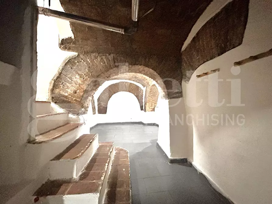 Immagine 6 di Magazzino in vendita  in Via Foligno, 6 a Roma