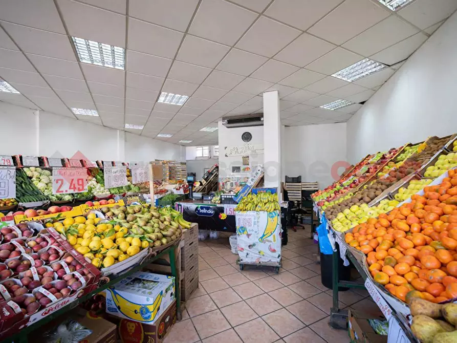 Immagine 10 di Negozio in vendita  in Via Casilina 62, 138 a Anagni