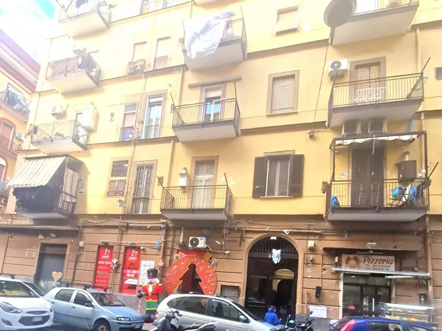 Appartamento in vendita in Via Benedetto Cairoli a Napoli
