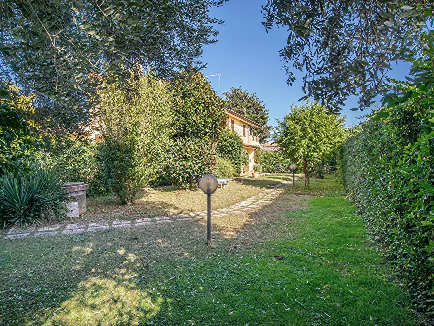 Immagine 38 di Casa trifamiliare in vendita  in Via della Bilancia, 47 a Sabaudia