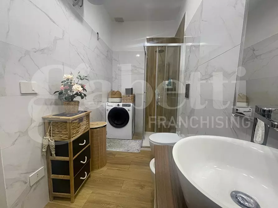 Immagine 15 di Appartamento in vendita  in Piazza San Carlo, III trav dx, 1 a Gaeta