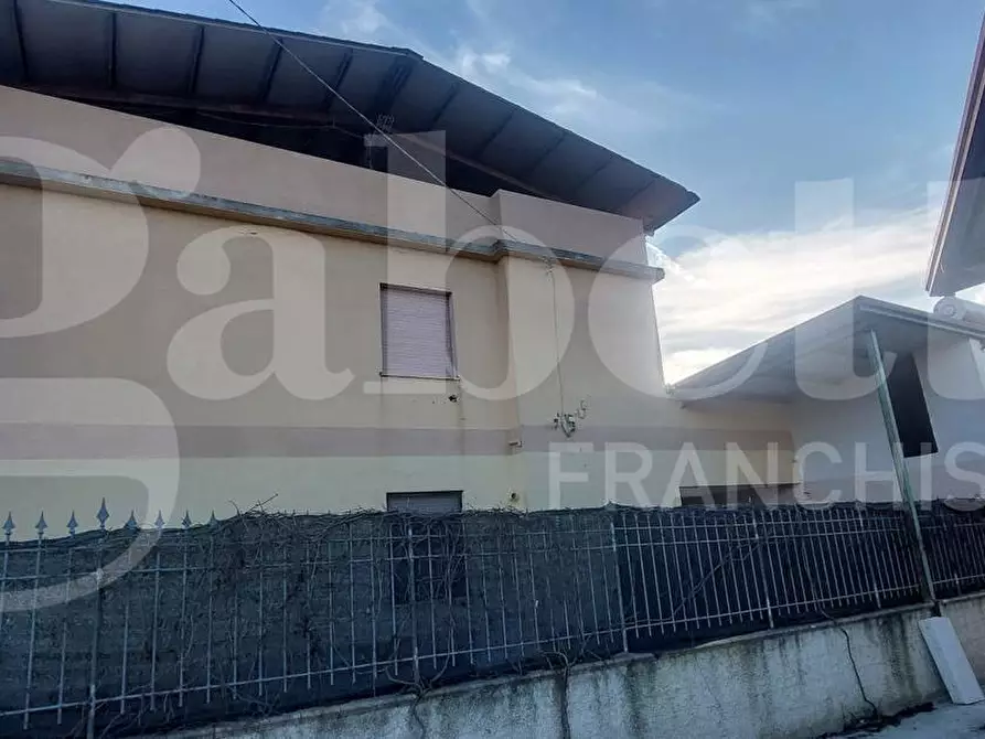Immagine 12 di Palazzo in vendita  in Viale MAGNA GRECIA, 130 a Catanzaro