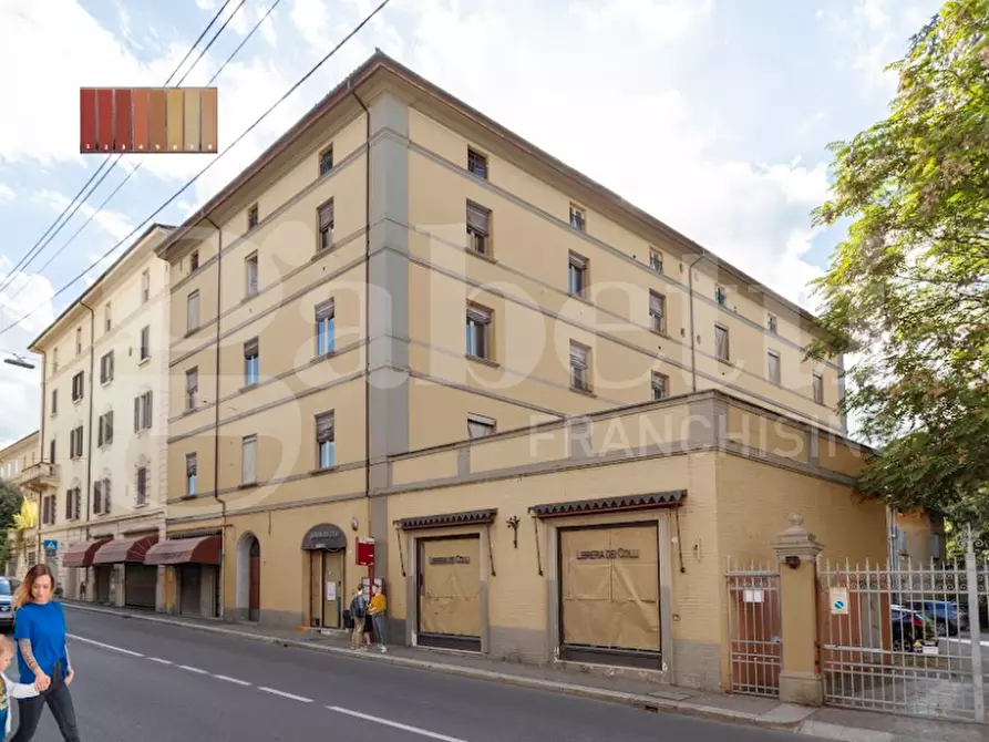Immagine 4 di Negozio in vendita  in Via Castiglione, 91 a Bologna