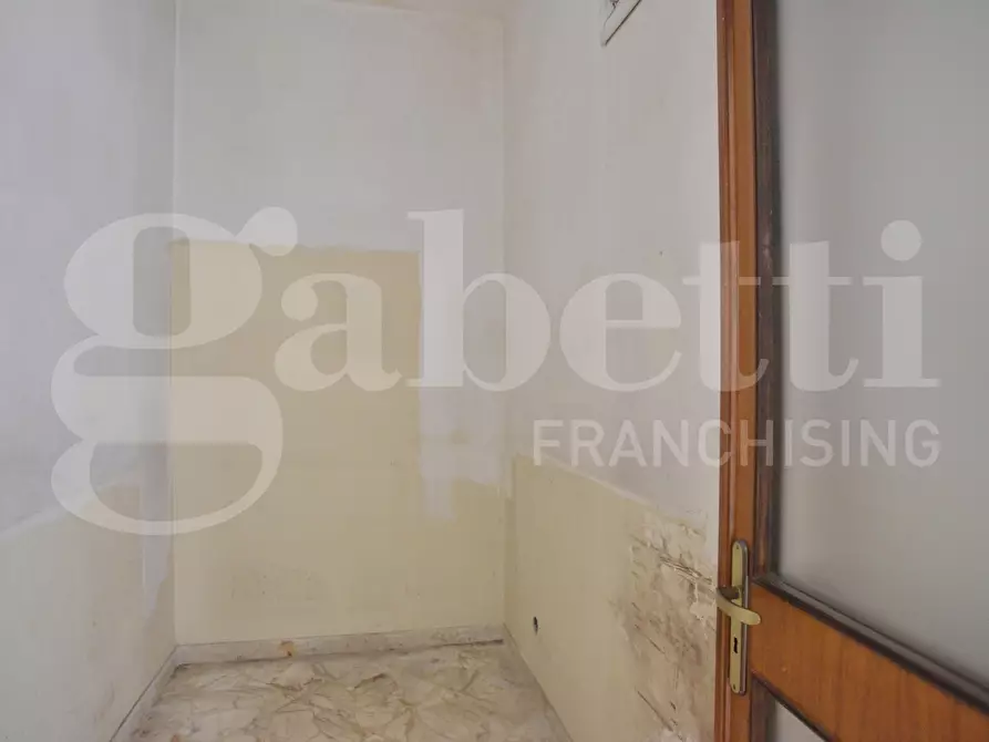 Immagine 13 di Appartamento in vendita  in Viale delle Repubblica, 60 a Bari