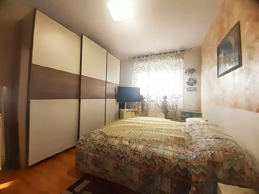 Immagine 4 di Appartamento in vendita  in Via NAPOLI, SC a Legnano