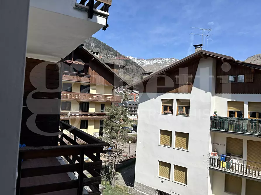 Immagine 39 di Appartamento in vendita  in Via Corno D'Aola, 5 a Ponte Di Legno