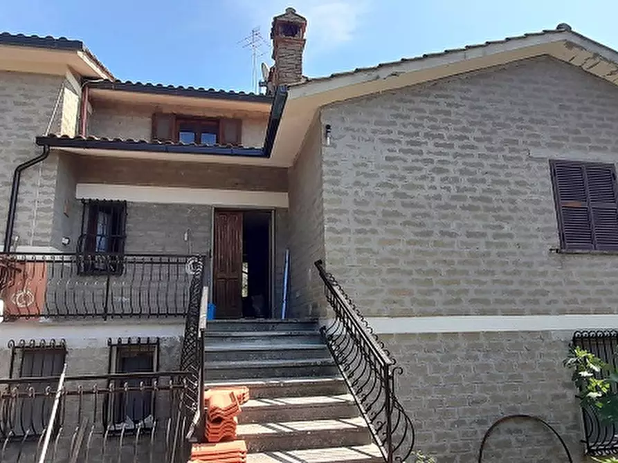 Immagine 1 di Villa in vendita  in Via CANALE, 86 a Manziana