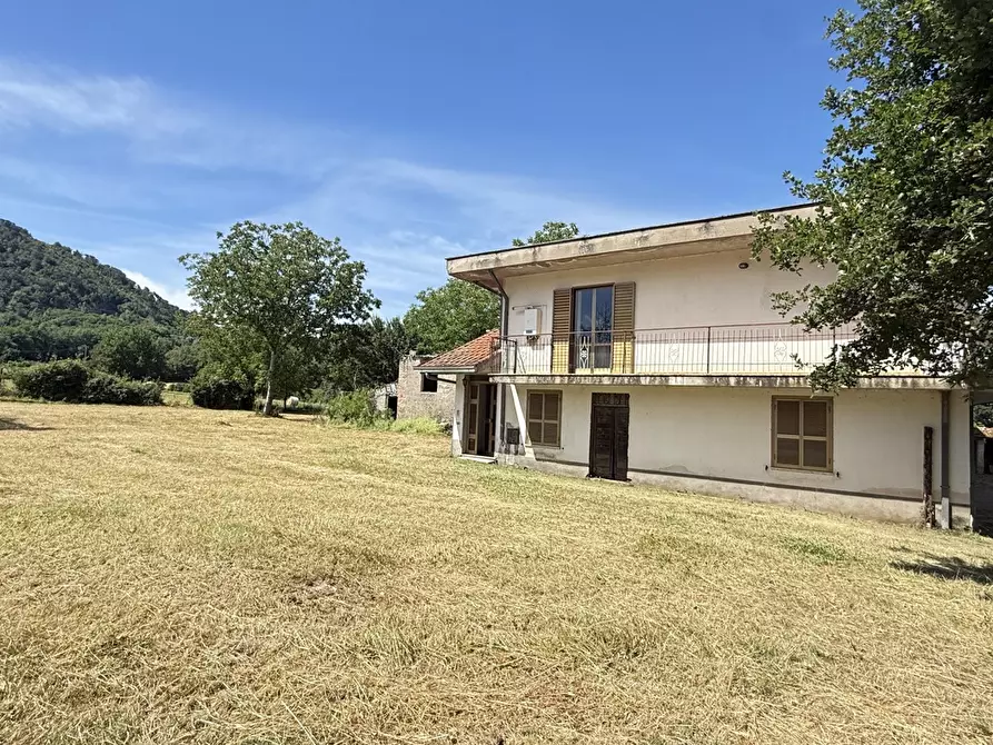 Immagine 3 di Casa indipendente in vendita  in Via Campo le Fraschette, snc a Alatri