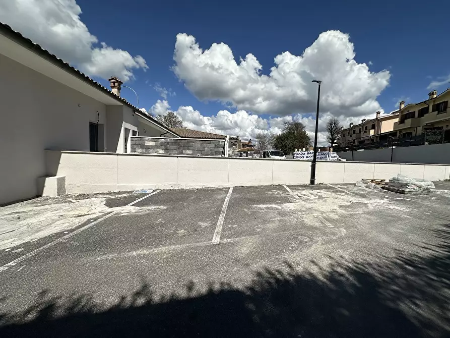 Immagine 10 di Terratetto in vendita  in Via DEI PLATANI, 00 a Manziana