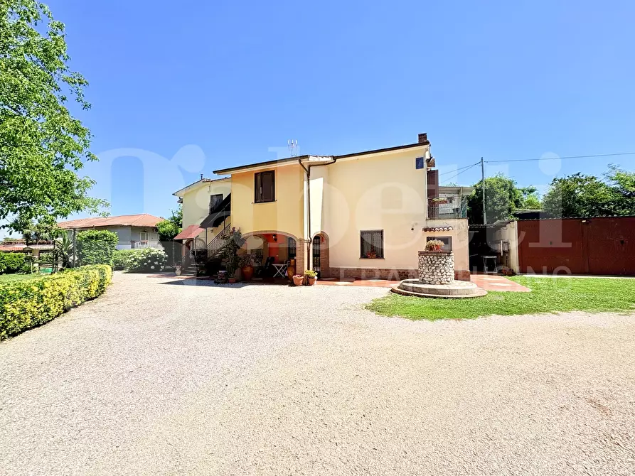 Immagine 1 di Casa trifamiliare in vendita  in Via delle Nazioni Unite, 41 a Artena