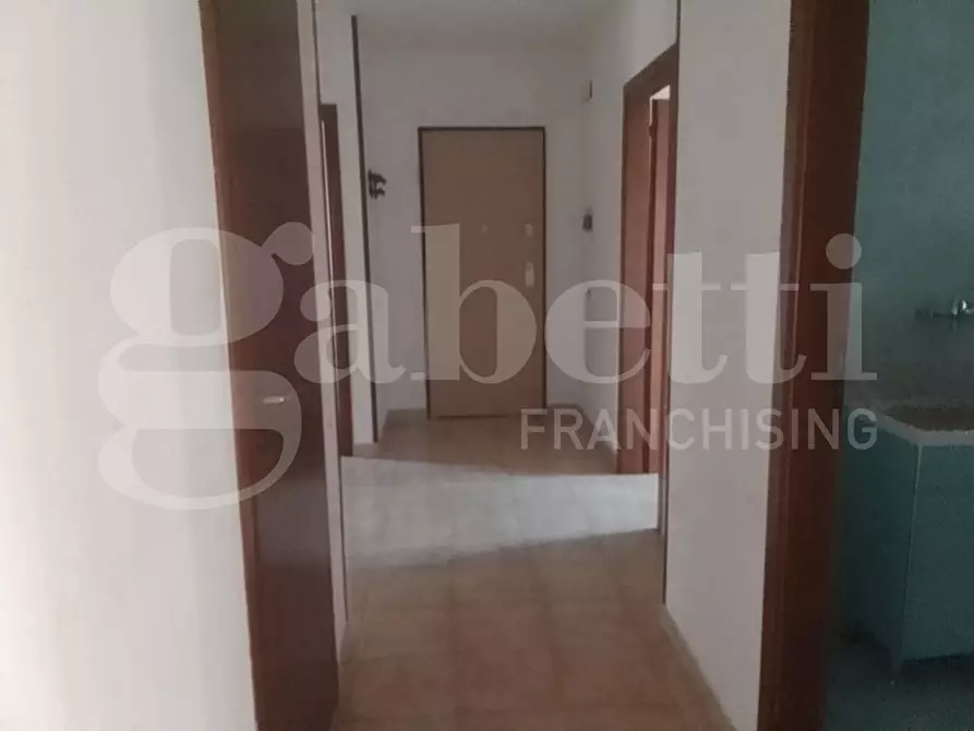 Immagine 5 di Appartamento in vendita  in Piazza G.B.TEDESCO, 7 a Taranto