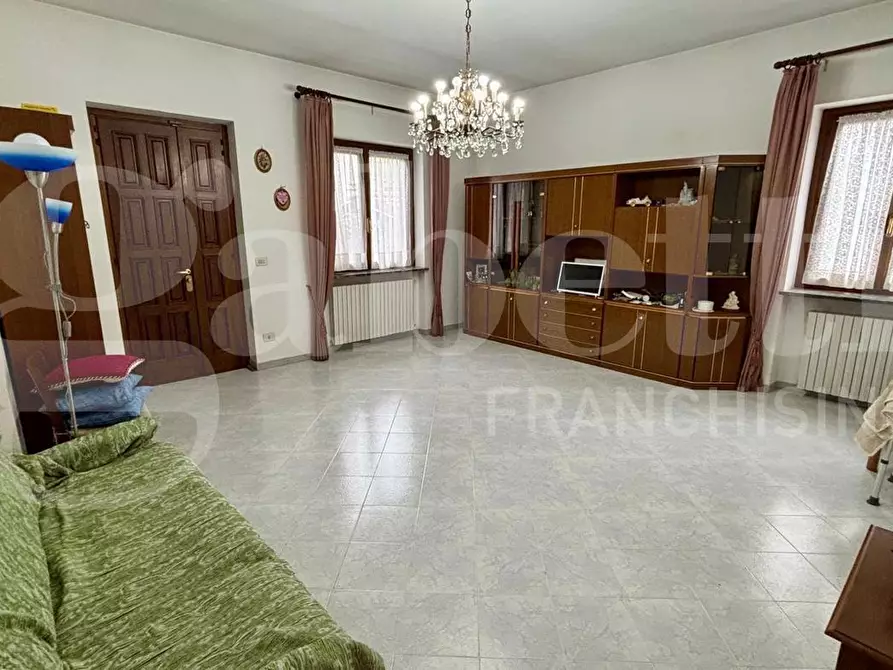 Immagine 4 di Villa in vendita  in Via Bellini a Orbassano