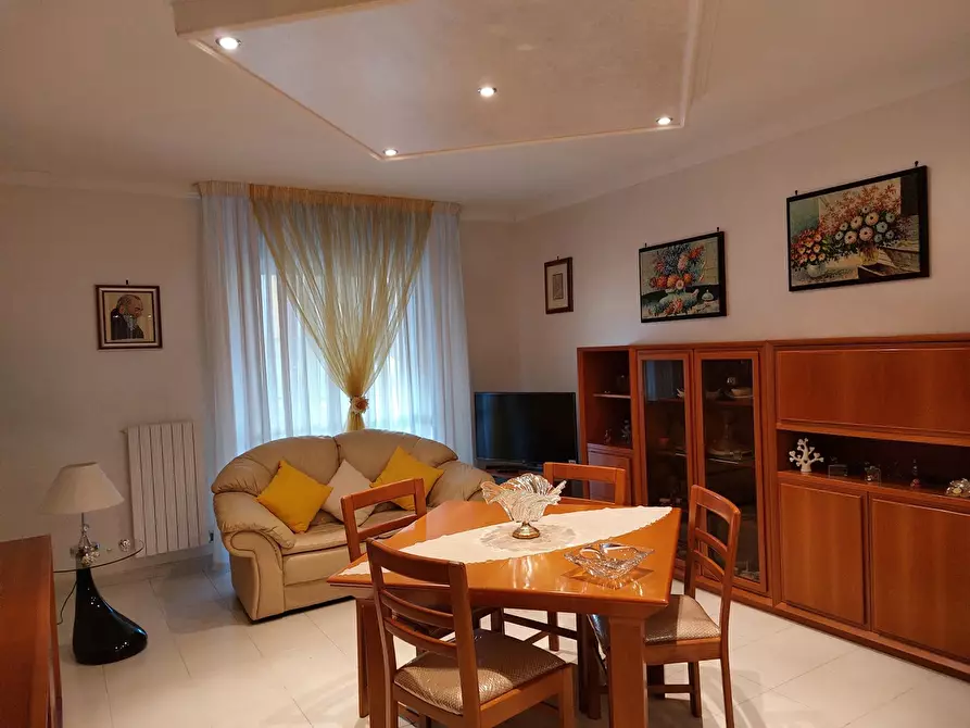 Immagine 1 di Appartamento in vendita  in Piazza sandro pertini, 12 a Taranto