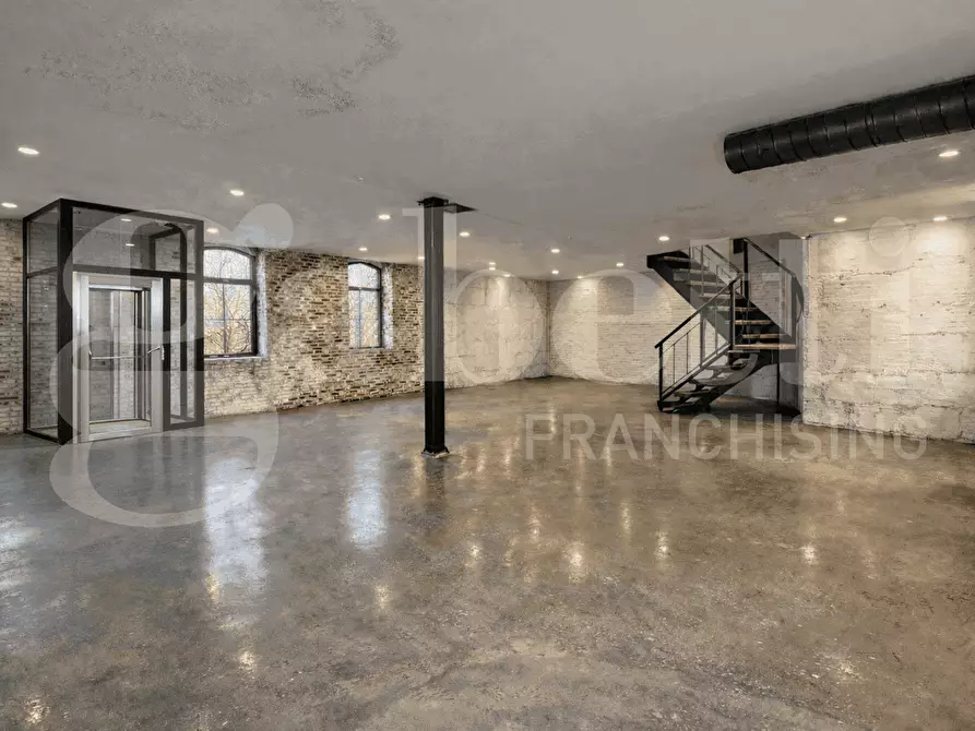 Immagine 20 di Loft/Open space in vendita  in Via Lago di Como, 10 a Vicenza