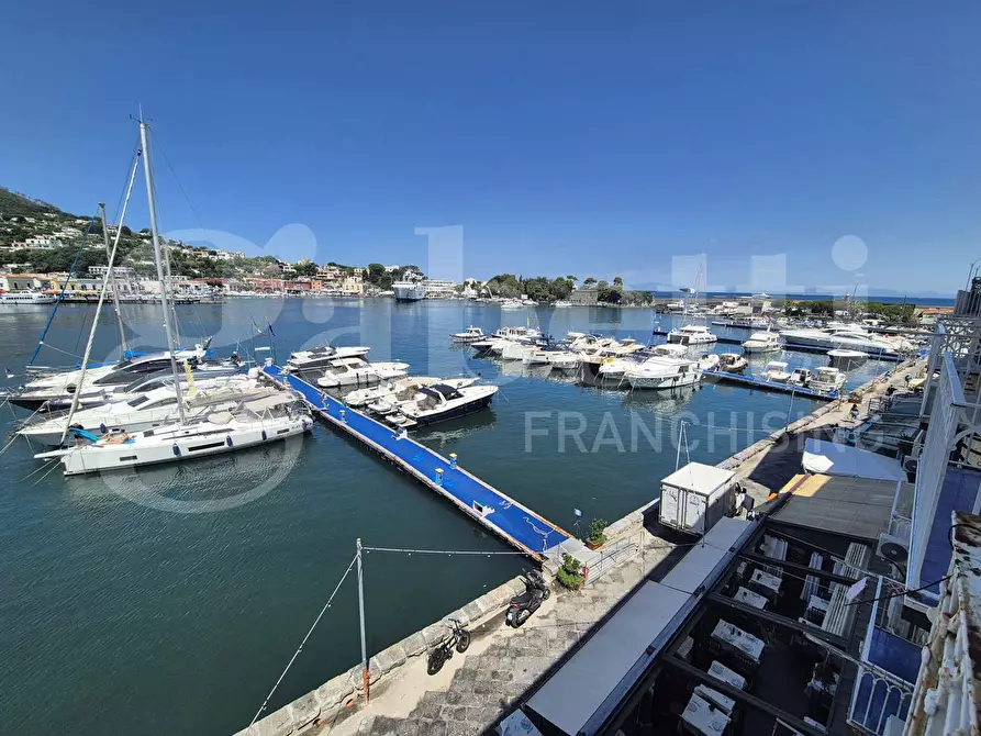 Immagine 11 di Appartamento in vendita  in Via porto a Ischia