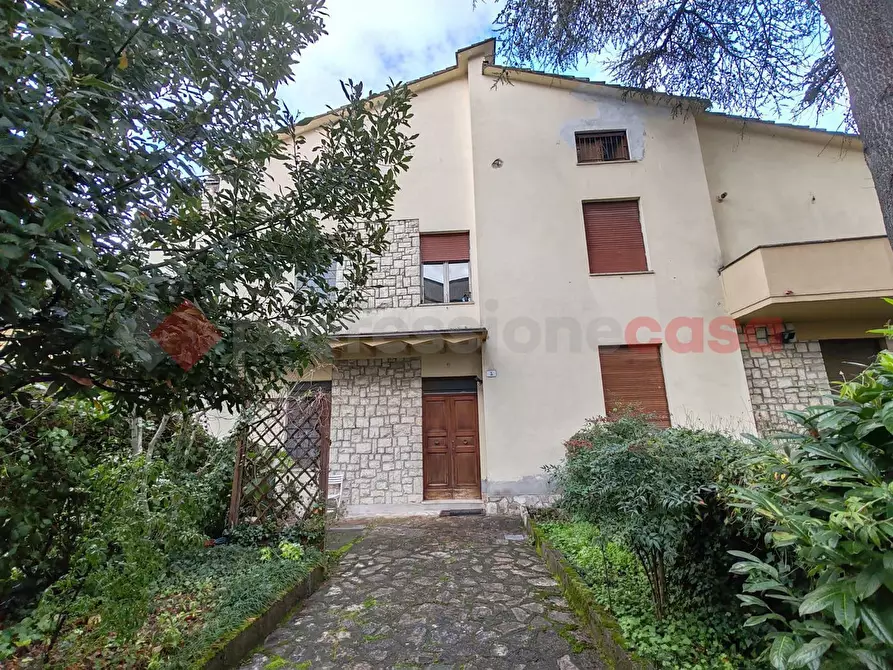 Immagine 2 di Appartamento in vendita  in Via Achille Grandi a Spoleto