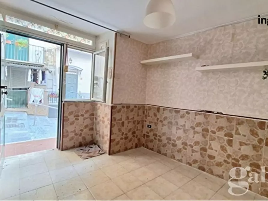 Immagine 12 di Palazzo in vendita  in Via Salita del Petraio a Napoli