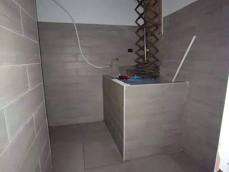 Immagine 17 di Negozio in vendita  in Corso Umberto I, 279 a Torre Annunziata