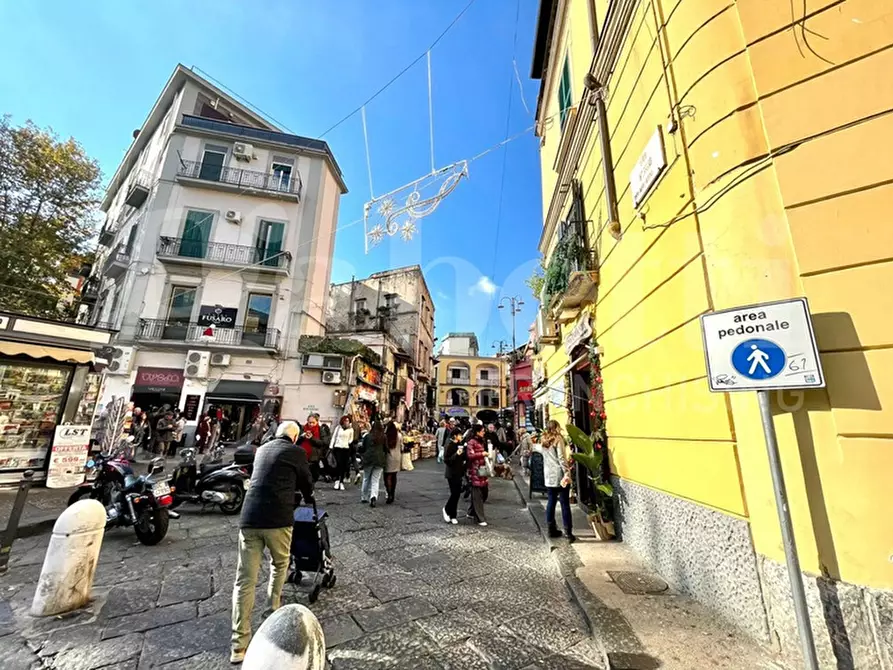 Immagine 5 di Negozio in vendita  in Via Annella di Massimo a Napoli