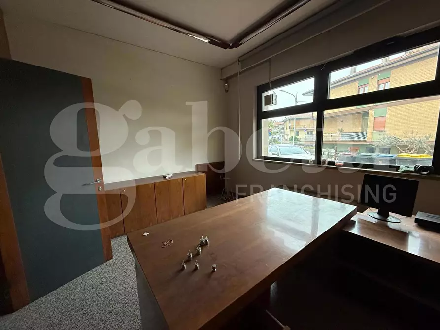 Immagine 12 di Negozio in vendita  in Via LAMA, 23 a Rieti