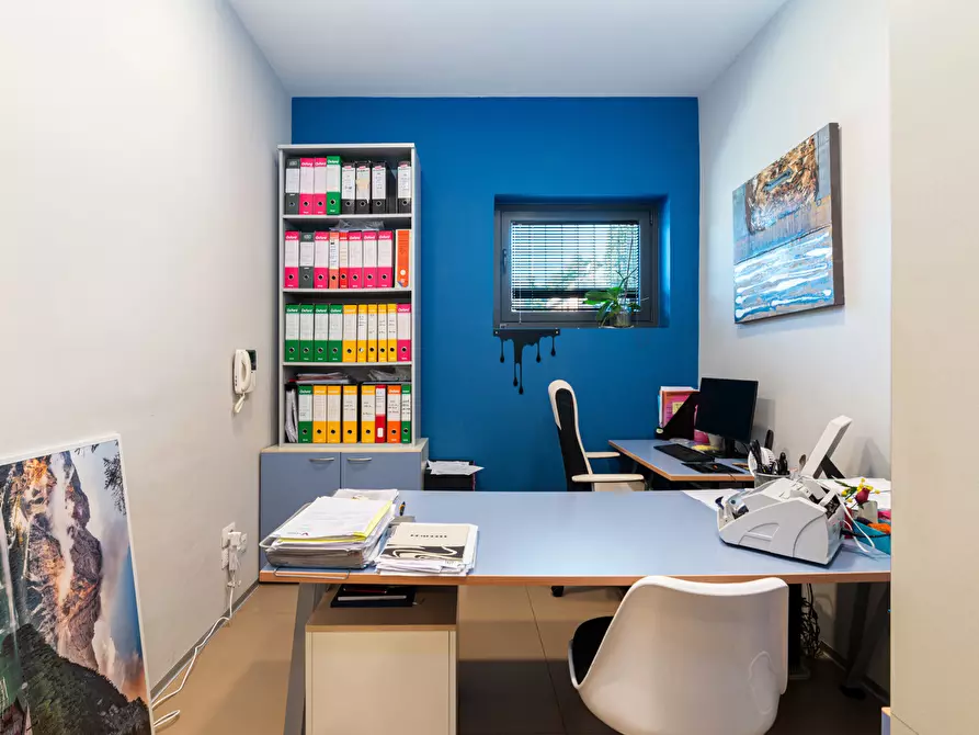 Immagine 12 di Negozio in vendita  in Via Giovanni Gastaldi, 40 a Roma