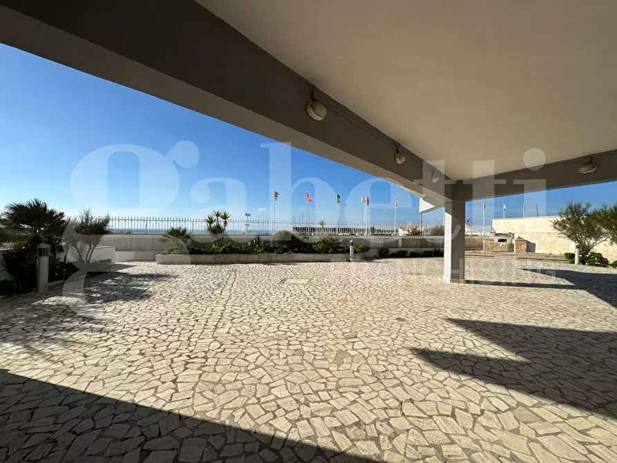 Immagine 2 di Appartamento in vendita  in Via dei cavalli marini, 108 a Ardea