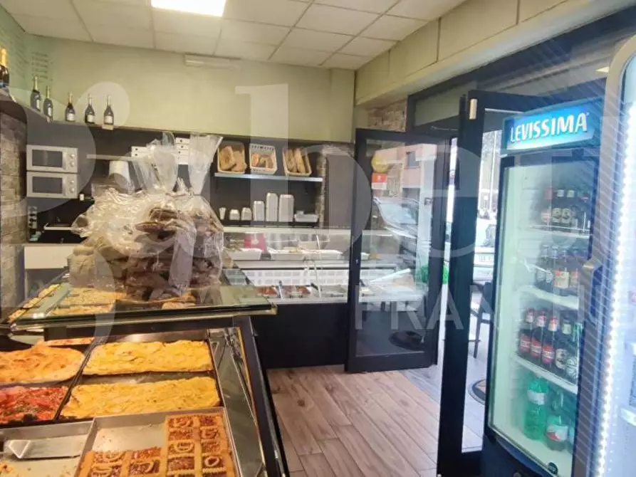 Immagine 13 di Bar / Ristorante in vendita  in Via Antonio Silvani, 37/39 a Roma