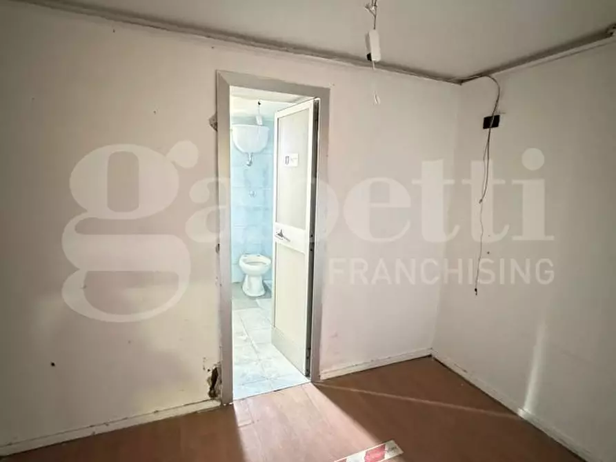Immagine 12 di Negozio in affitto  in Corso Umberto I, 182 a Torre Annunziata