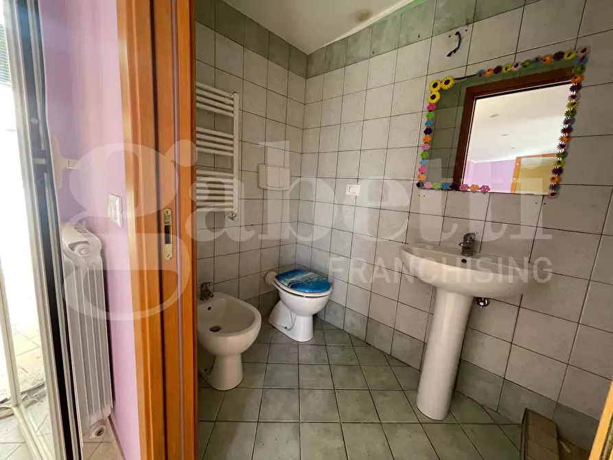 Immagine 12 di Magazzino in vendita  in Via Atratina, 99 a Gaeta