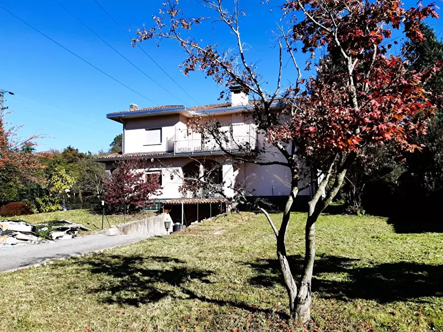 Immagine 49 di Villa in vendita  in Via roma, 83 a Castronno