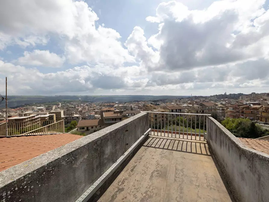 Immagine 26 di Appartamento in vendita  in Via OBERDAN, 10 a Ragusa