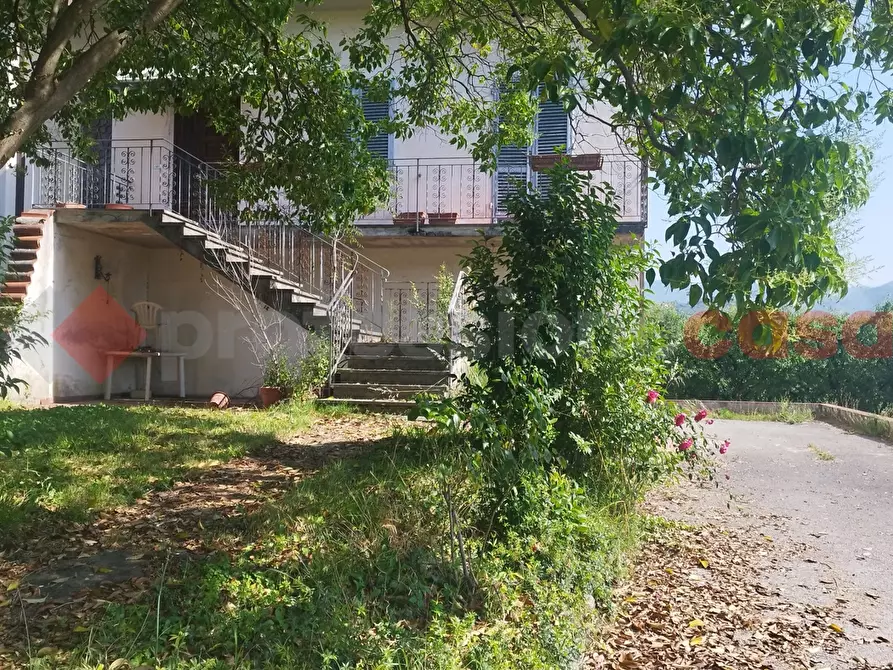 Immagine 3 di Villa in vendita  in Via di Moriano, 10 a Lucca