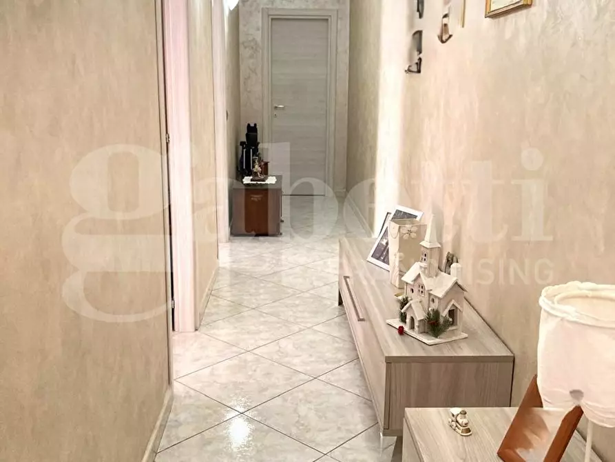Immagine 5 di Appartamento in vendita  in Via Umberto Giordano a Torremaggiore